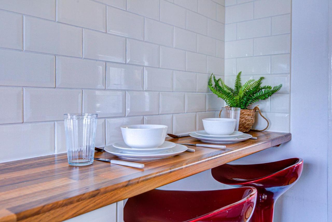 Private Family Apartment, In Victoria Posh Sw1 Лондон Экстерьер фото