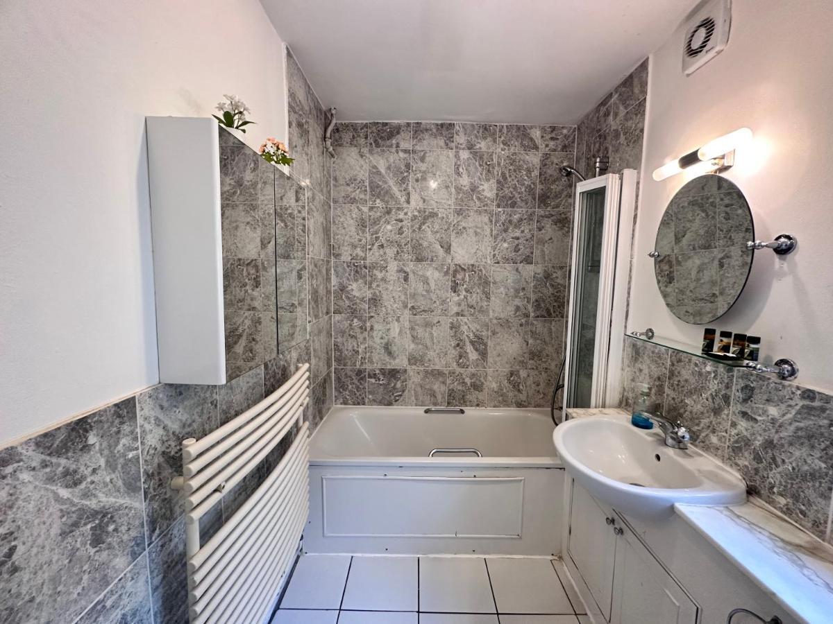 Private Family Apartment, In Victoria Posh Sw1 Лондон Экстерьер фото